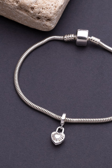 9b1d89549311bda5105da8423bd250ca